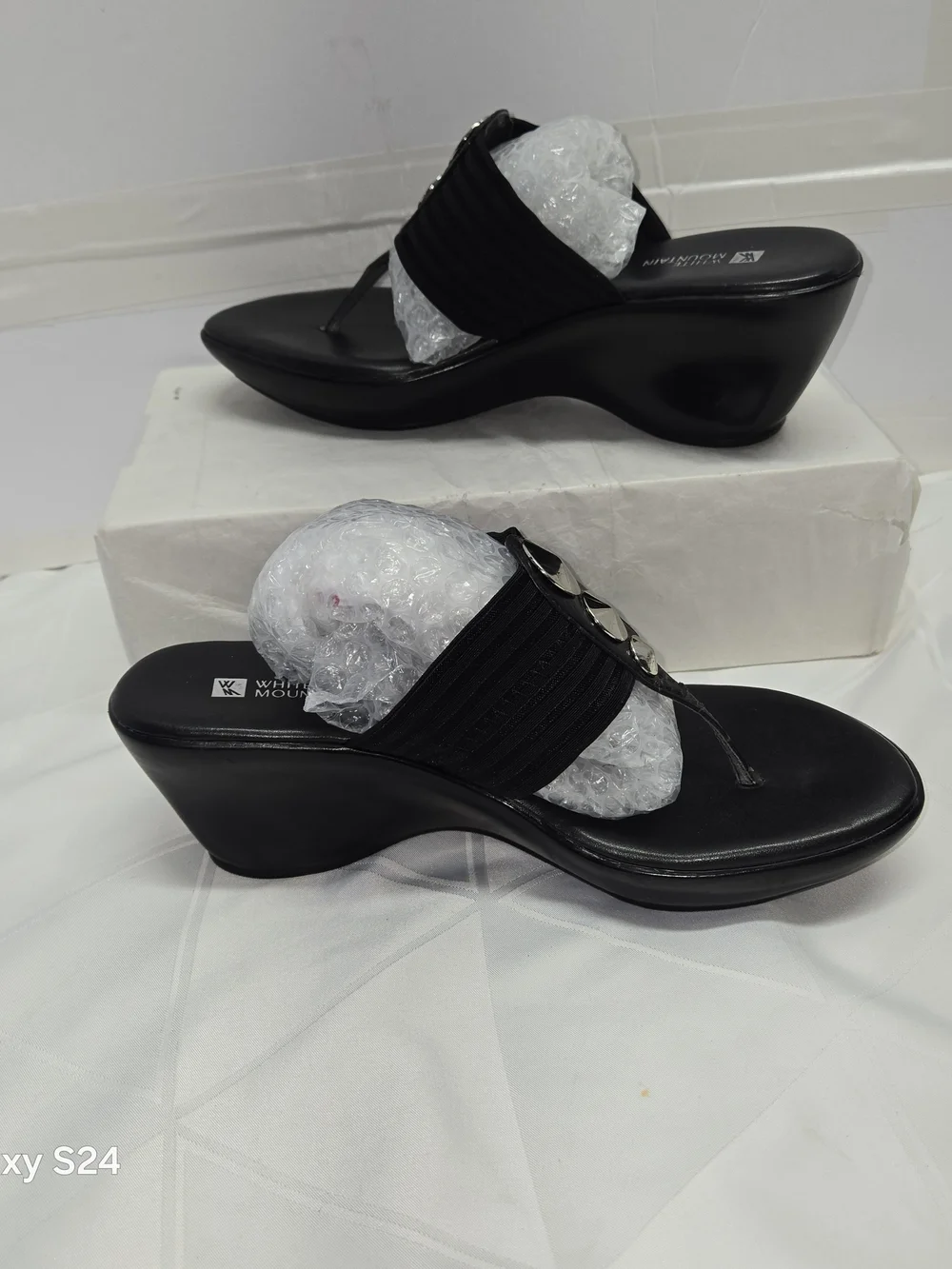 White Mountain classic black